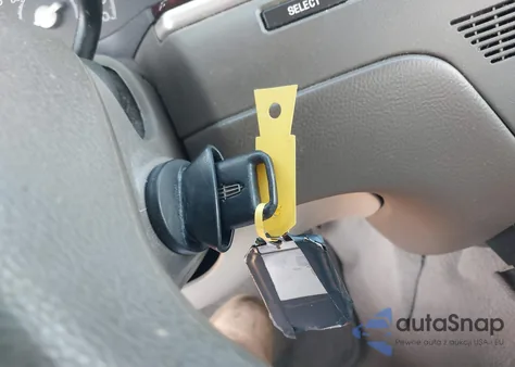 2004 Lincoln Town Car Signature z USA, uszkodzony, nr VIN 1LNHM81W34Y632812